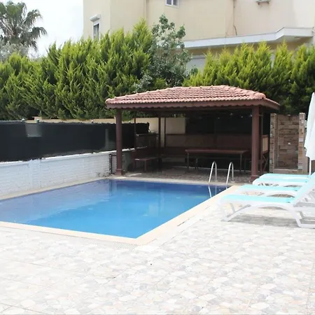 Ξενοδοχείο Villa *